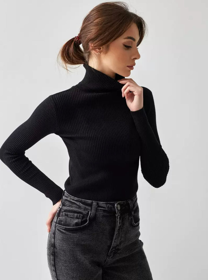 LUXE PULLED NECK