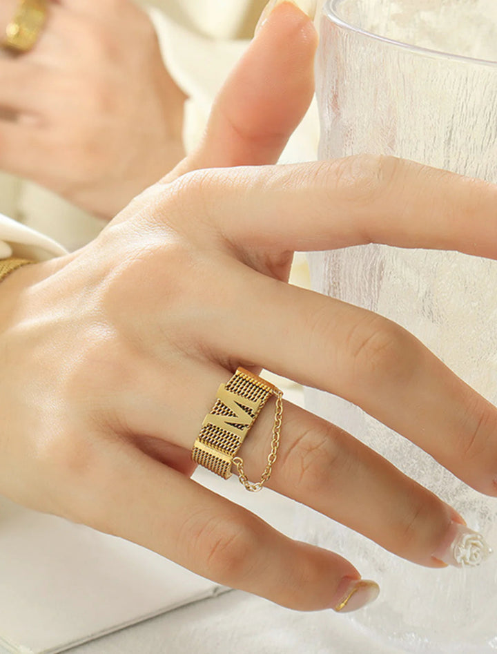 M LETTER & CHAIN DECOR RING
