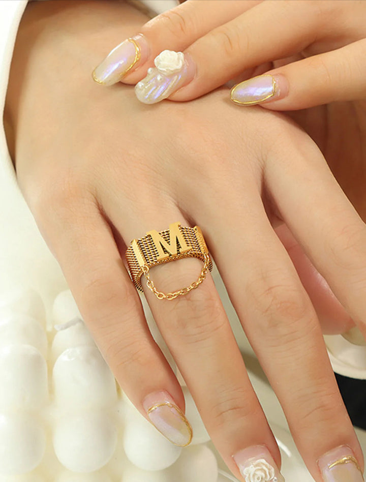 M LETTER & CHAIN DECOR RING