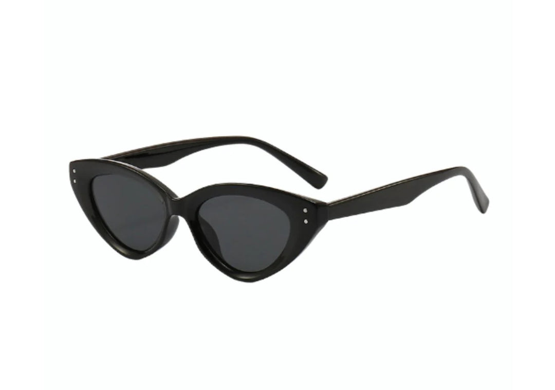 SHE'S CHIC CAT EYE SUNGLASSES