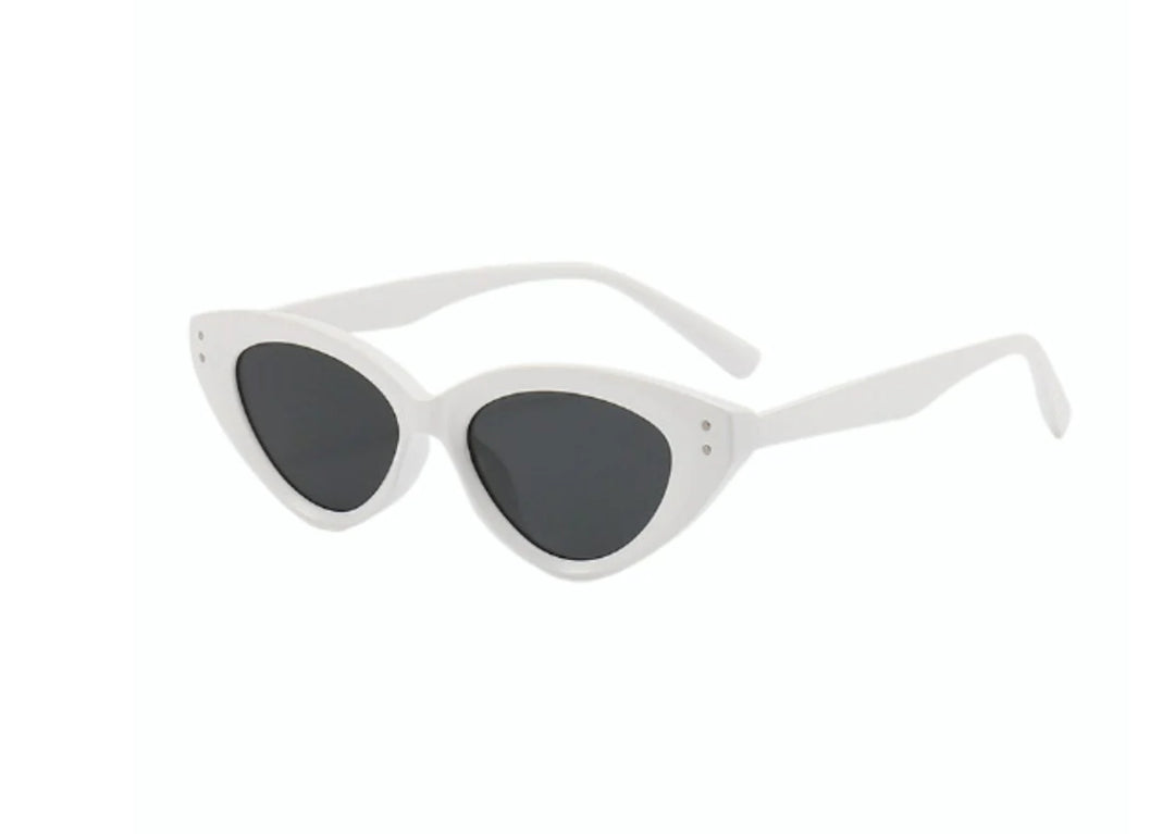SHE'S CHIC CAT EYE SUNGLASSES